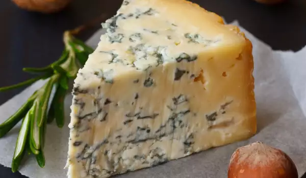 Полезно ли есть голубой сыр?