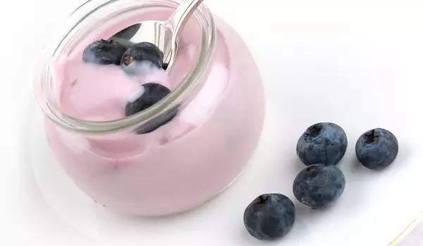 Как приготовить домашний фруктовый йогурт?