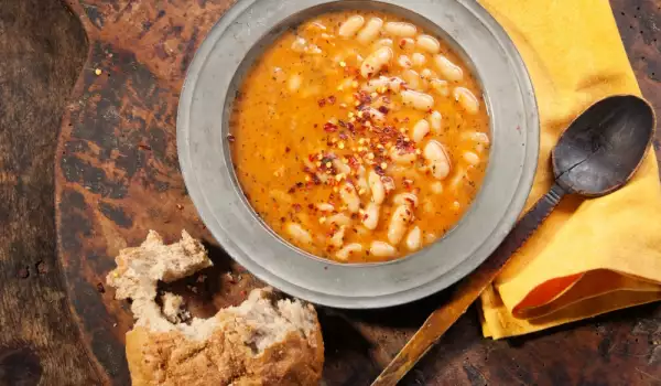 Как приготовить зажарку для супа из фасоли?