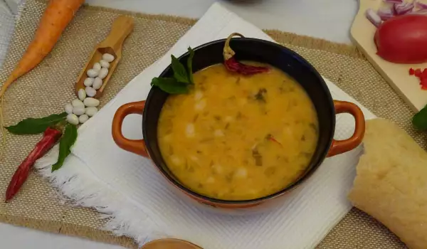 Фасолевый суп с овощами