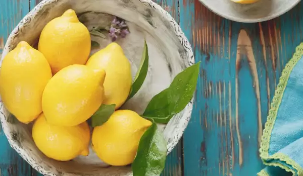 Вреден ли лимон для желудка?