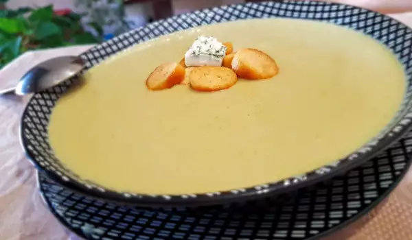 Крем-суп из брокколи с молоком