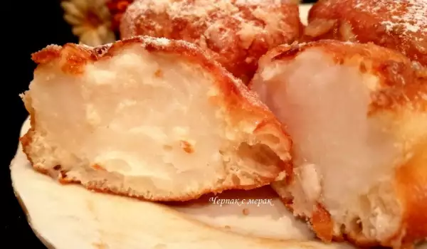 Булочки-пончики с начинкой из крема