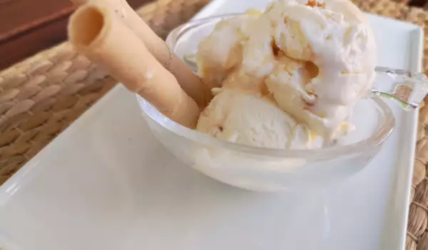 Домашнее карамельное мороженое