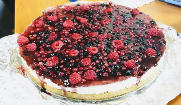 Чизкейк с малиной и лесной ягодой