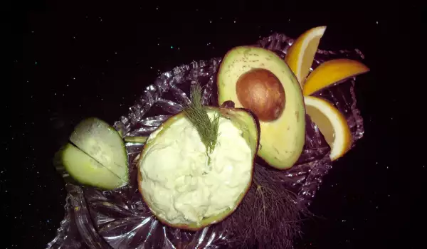 Чесночный дип из авокадо