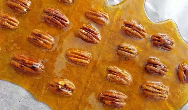 Цыганский шекер – грецкие орехи в карамели