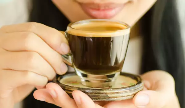 Разрешается ли пить безкофеиновый кофе при высоком давлении?