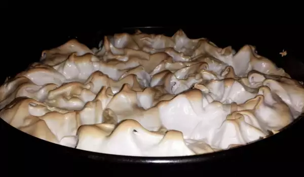 Пирог Дамский каприз с вареньем из слив