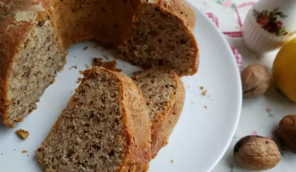 Яблочный кекс с корицей и грецкими орехами