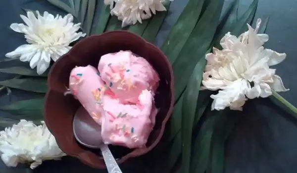 Домашнее клубничное мороженое