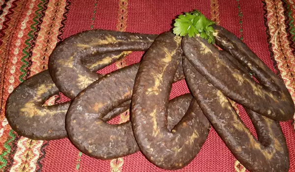 Настоящая болгарская луканка - сушеная колбаса