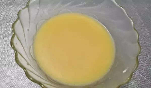 Дрессинг для салата с медом и горчицей