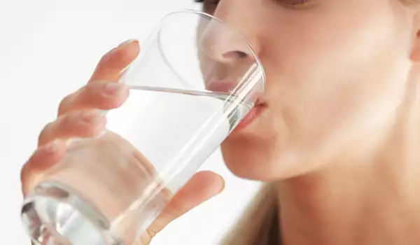 Сколько воды надо пить в день в зависимости от веса?