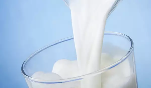 Почему подгорает молоко?