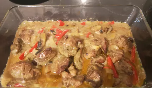 Куриная печень в жаропрочной форме
