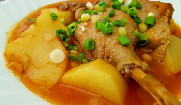 Утиное рагу с картофелем и свежим чесноком
