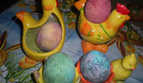 Цветные пасхальные яйца с кристаллами