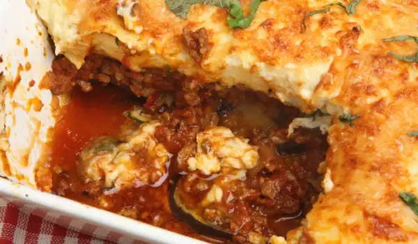 Мусака из баклажанов с мясным фаршем