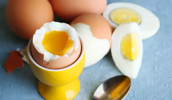 Сколько варить яйца всмятку?