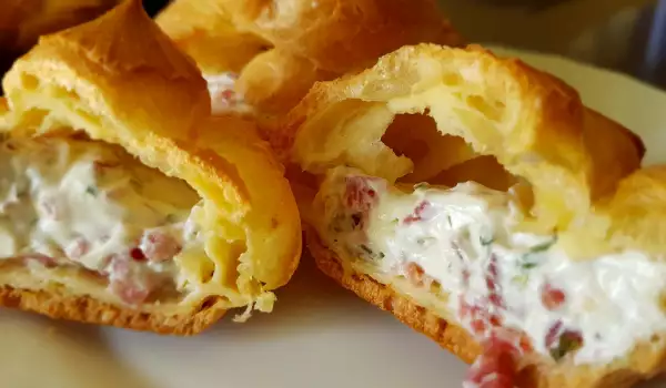 Эклеры с соленой начинкой