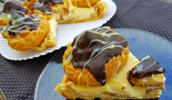 Эклерный торт с кремом Брюле и шоколадом