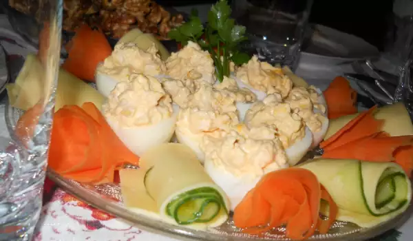 Фаршированные яйца сливочным сыром