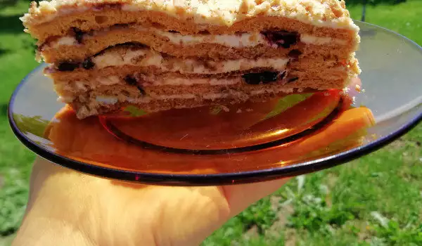 Французский деревенский торт с черничным вареньем