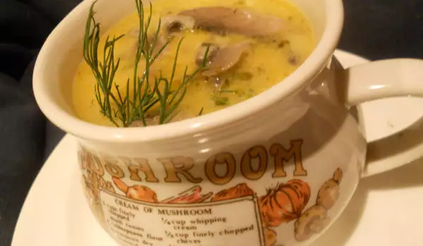 Роскошный грибной суп со сливочным маслом