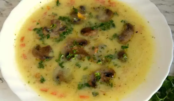 Грибной суп с шампиньонами и заправкой