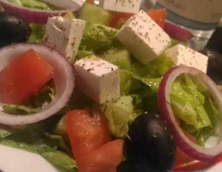 Греческий салат из латука