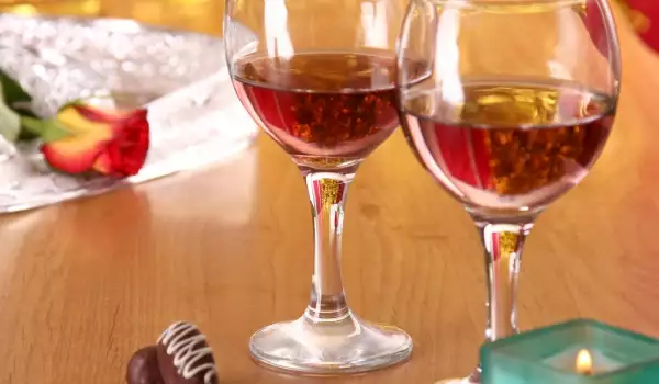 Как приготовить сладкое вино?