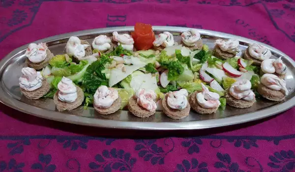 Канапе со сливочным сыром и семгой
