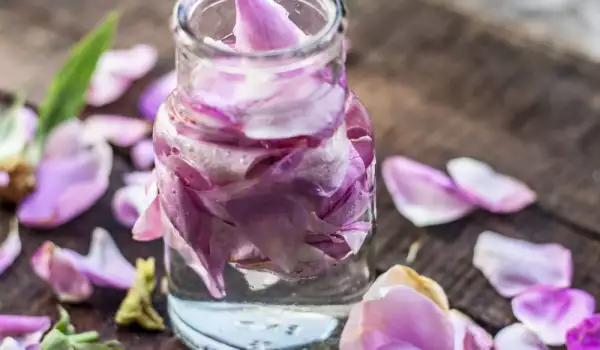 Как приготовить розовую воду в домашних условиях?