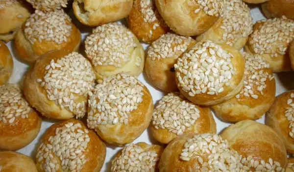 Соленое печенье с творогом и оливками