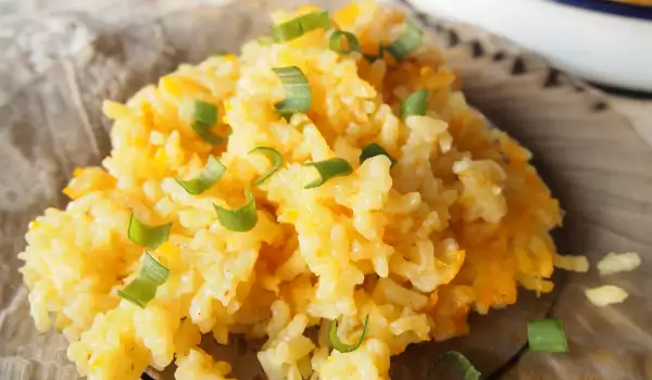 Желтый рис в духовке