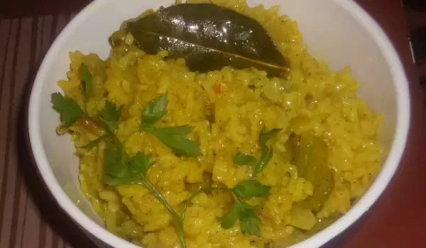 Желтый рис по-индийски