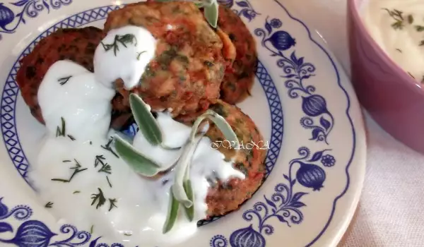 Котлеты из мясного фарша и шпината