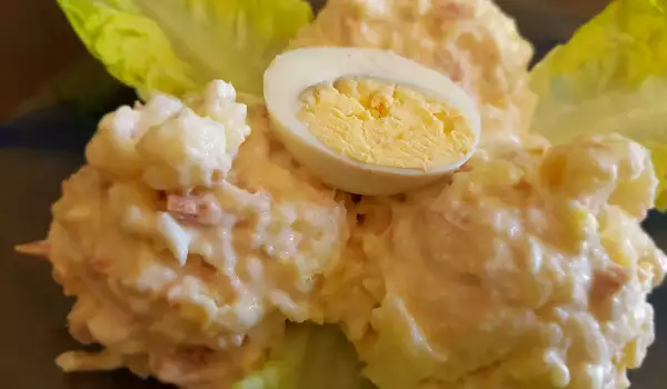 Салат из цветной капусты с яйцом