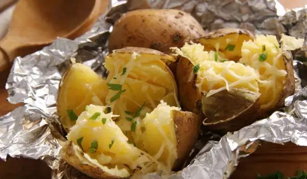 Быстрая картошка в фольге
