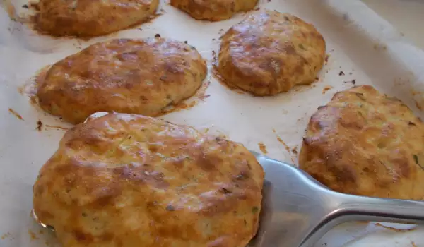 Картофельные шницели с сыром и ветчиной в духовке