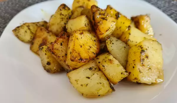 Картофель со специями и сливочным маслом