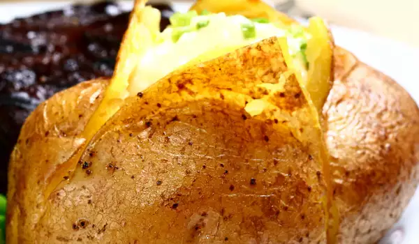 Картофель с беконом и сыром