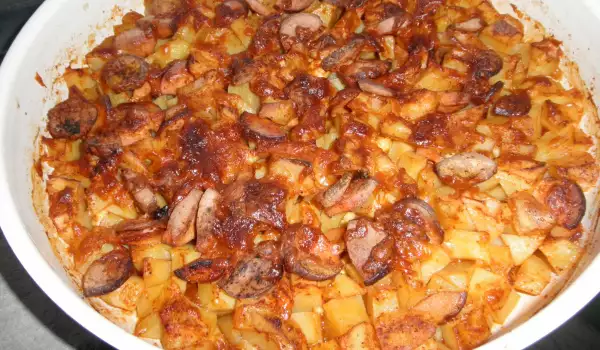 Картофель с сосисками и сыром в духовке