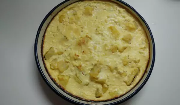 Запеченная картошка с яйцами и молоком