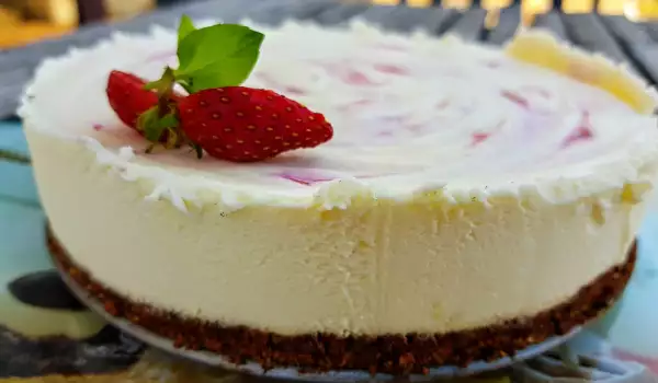 Кето пирог с клублникой и маскарпоне