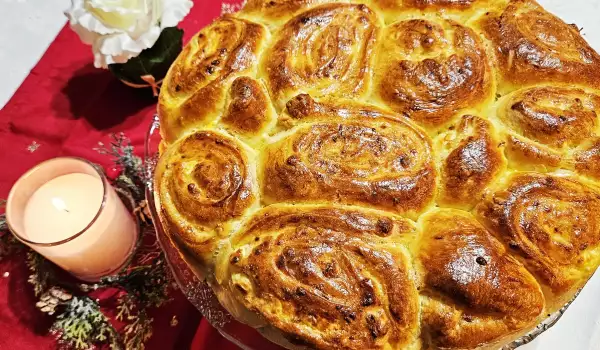 Мягкий и вкусный рождественский хлеб с брынзой