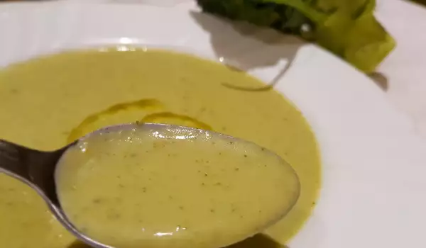 Крем суп из брокколи и сметаны
