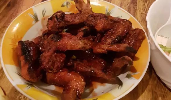 Куриные крылышки барбекю с медом и соевым соусом