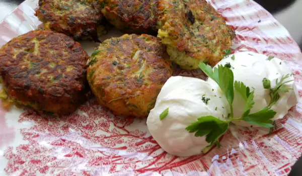 Котлетки из кабачков и сыра халлуми